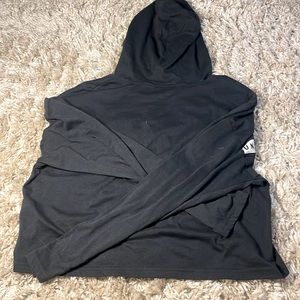 Women’s under armour crop shirt.